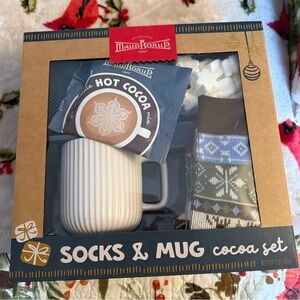New in Box-Winter Snow Day Cozy Up Set of Socks & Mug w/ Cocoa